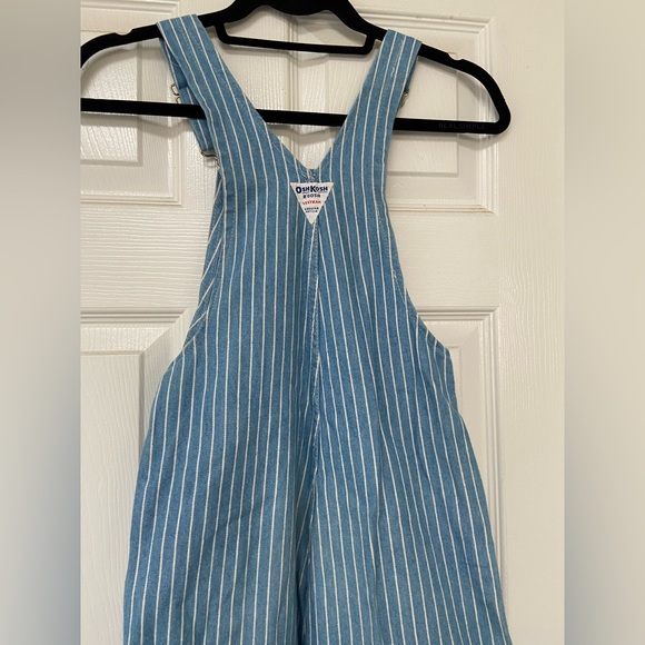 Kid’s Vintage 1980s OshKosh B’gosh overalls - Picture 4 of 6